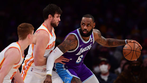 danilo gallinari lebron james kevin huerter atlanta hawks